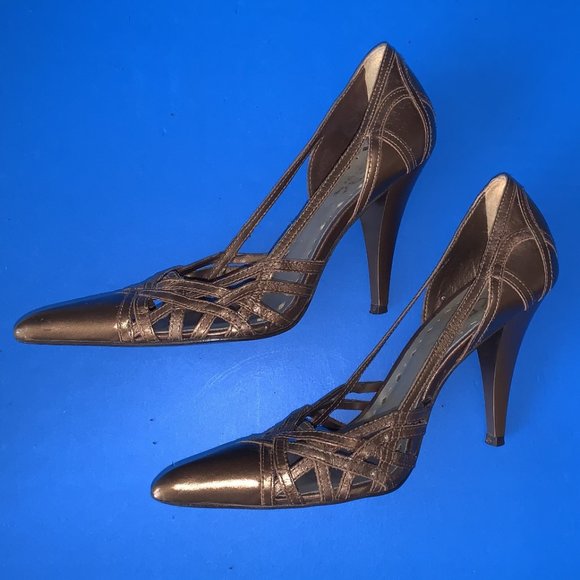 BCBG Gold Pointed Toe High Heel Pump Shoes Size 6B - Picture 2 of 5
